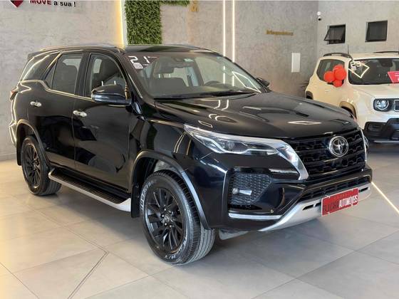 TOYOTA HILUX SW4 2.8 D-4D TURBO DIESEL SRX 4X4 AUTOMÁTICO